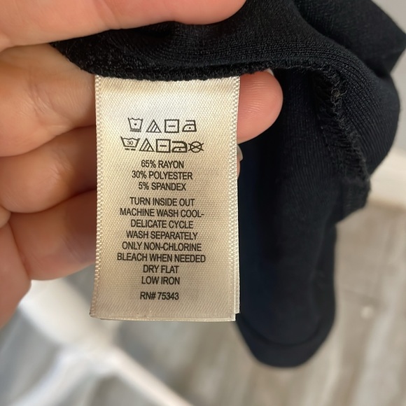 [Adrienne Vittadini] Black Stretchy Basic Dress - Size 0 - Picture 4 of 4